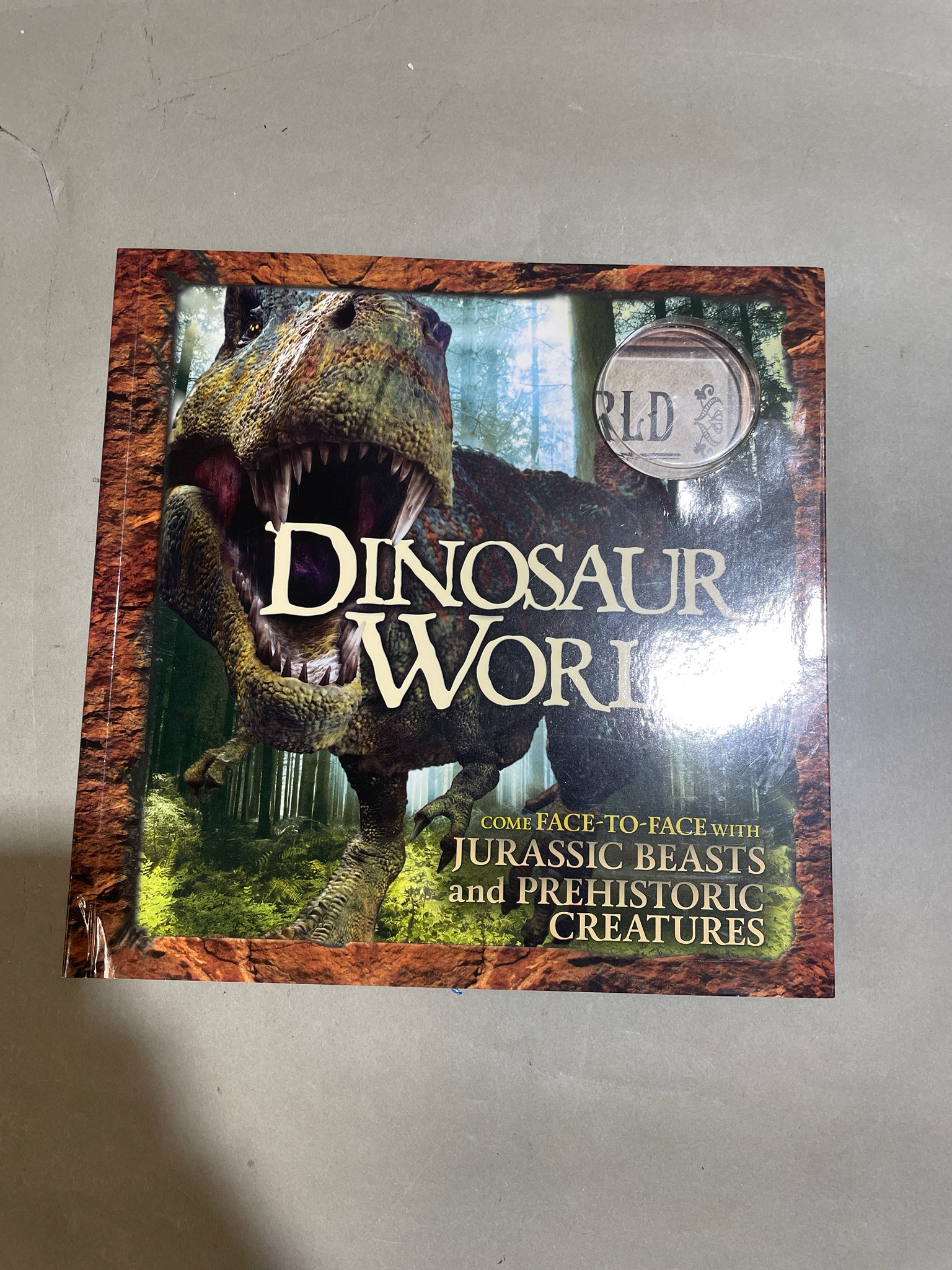 Dinosaur World Illustrated Book