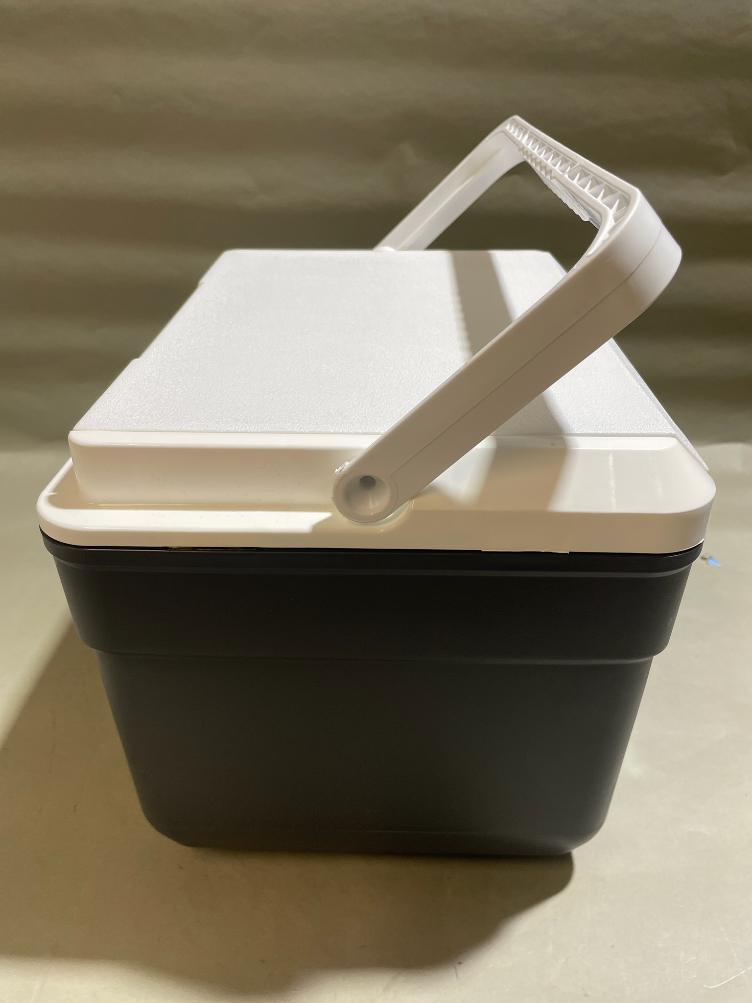 Black and White Hard Sided Cooler Size 14-can capacity