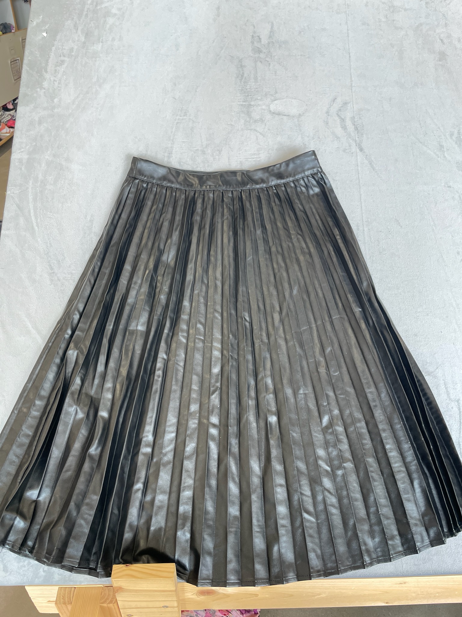 Monteau Black Pleated Leather-Look Skirt Size S