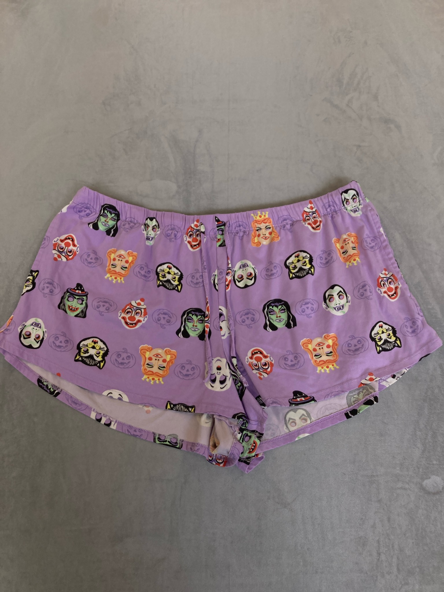 Celebrate! Lavender Halloween Print Shorts Size XL (16-18)